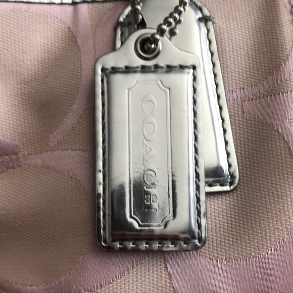 Pink coach purse - Picture 3 of 8